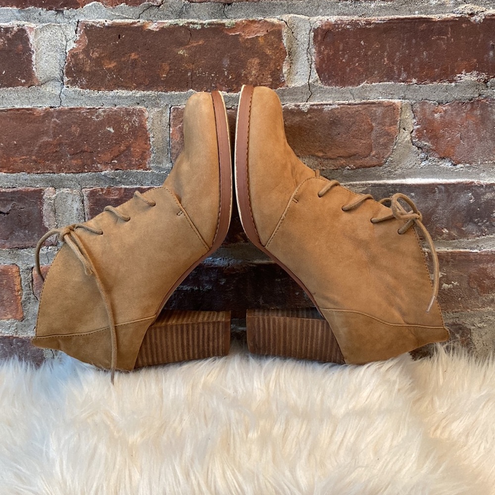 Land's End Suede Booties, Size 7.5 - Picture 5 of 17